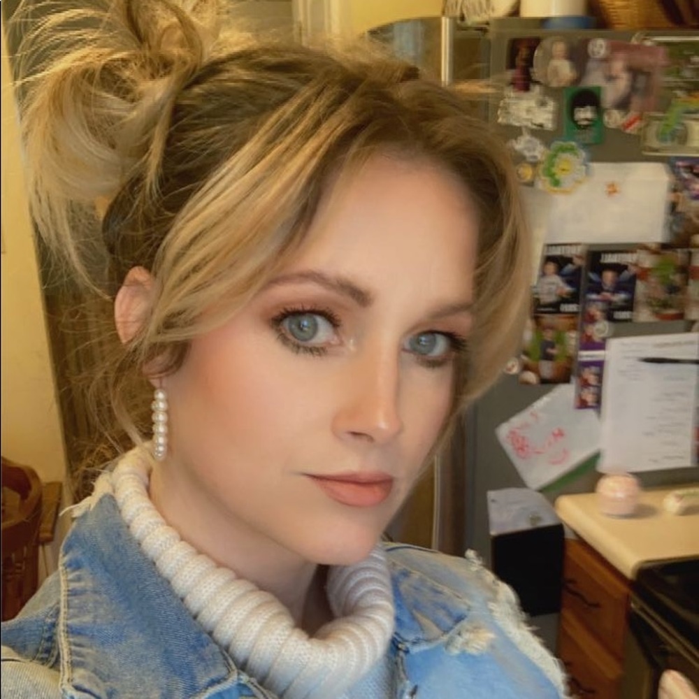 Meet your Posher, Jennifer